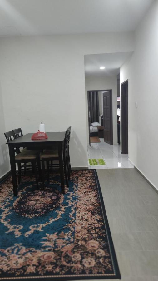 Home Stay Adams Pasir Gudang Exteriör bild